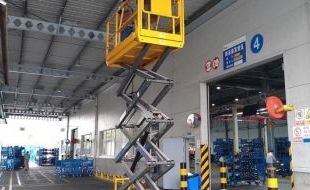 液压提升机在多层建筑间货物传输的应用